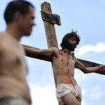 En Latinoamérica se conmemora el Viernes Santo con procesiones y plegarias