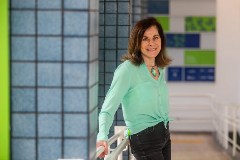 7b1afe2e125143f8a6bc78c7fe99d526