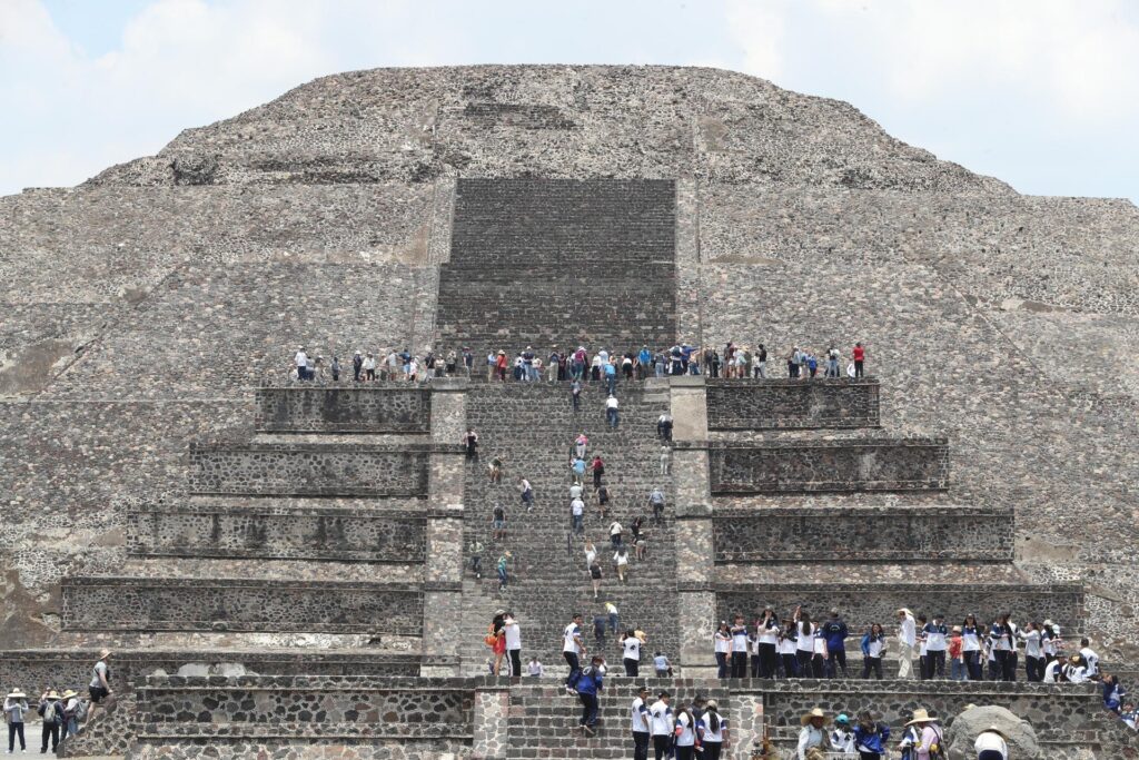 Teotihuacán, en México, recupera la normalidad bajo refuerzo policial tras tiroteo mortal