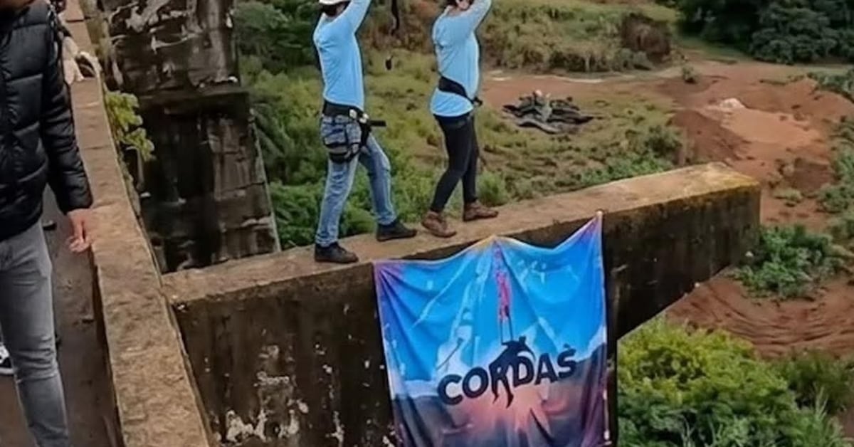 5db974b151de4d2e9148109d741564dc