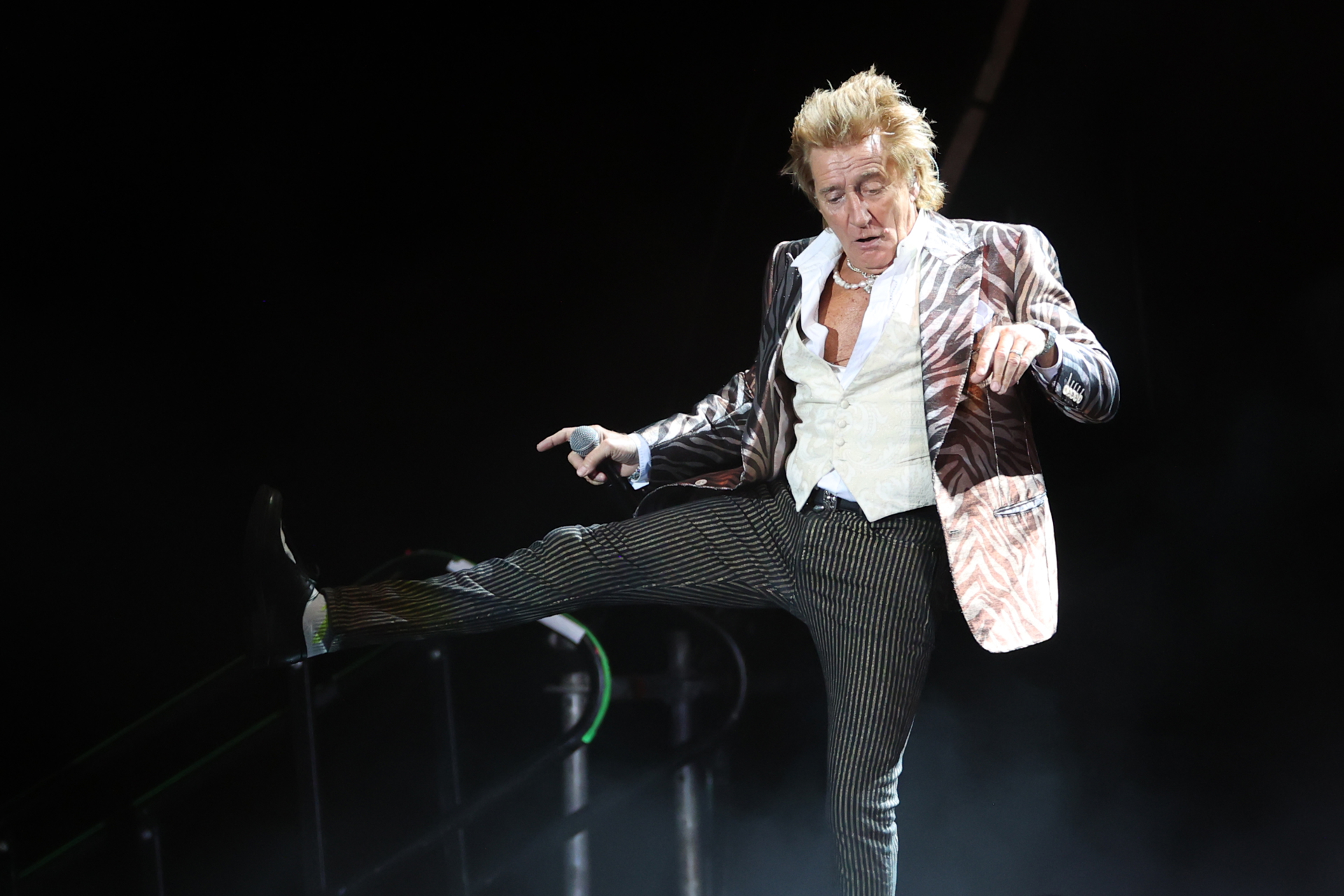 No hay adiós para Rod Stewart, aferrado en Madrid a la eternidad a sus casi 80 años